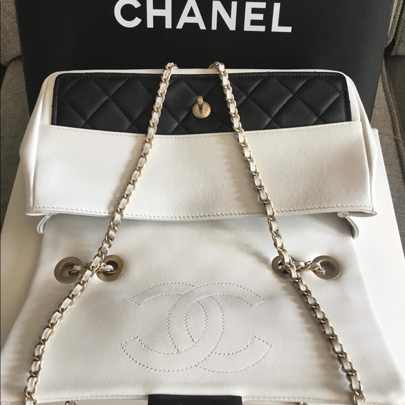 Authentic Chanel - Picture 3 of 5